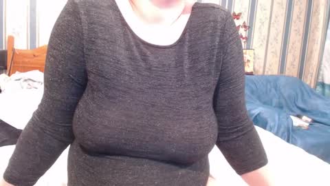 NINA online show from April 4, 2026, 7:00 pm