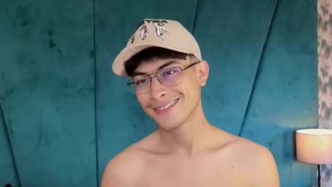 Aaron Ezequiel online show from September 29, 2025, 8:46 pm