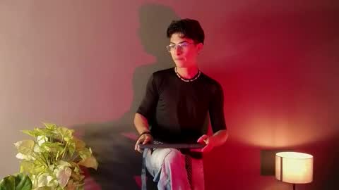 Aaron Ezequiel online show from November 26, 2025, 1:39 am