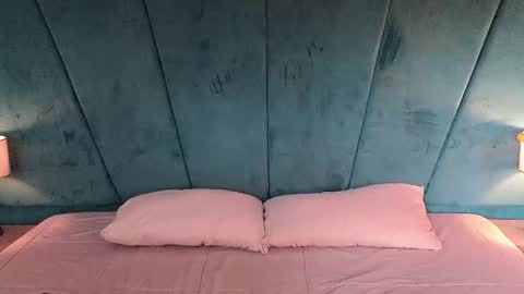 Snapshot of aaron_eze chatting on February 12, 2026, 8:48 pm Aaron Ezequiel online show from February 12, 2026, 8:48 pm