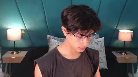 Aaron Ezequiel online show from June 4, 2026, 12:22 pm