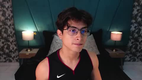 Aaron Ezequiel online show from June 5, 2026, 12:22 pm