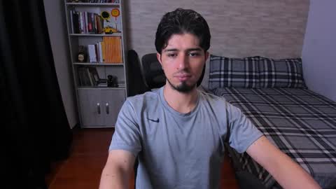 Aaron online show from January 5, 2026, 8:01 pm