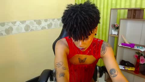 Snapshot of aaronbakers chatting on December 22, 2024, 9:44 am im NiallDun online show from December 22, 2024, 9:44 am