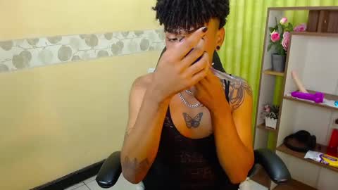 Snapshot of aaronbakers chatting on January 10, 2025, 3:50 am im NiallDun online show from January 10, 2025, 3:50 am