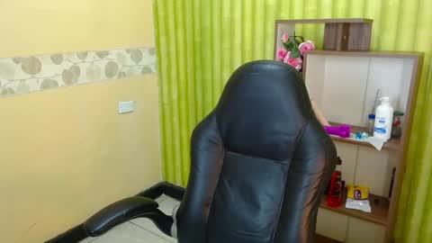 Snapshot of aaronbakers chatting on January 11, 2025, 10:40 am im NiallDun online show from January 11, 2025, 10:40 am