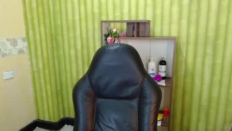 Snapshot of aaronbakers chatting on March 1, 2025, 11:06 am im NiallDun online show from March 1, 2025, 11:06 am