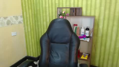 Snapshot of aaronbakers chatting on March 9, 2025, 10:41 am im NiallDun online show from March 9, 2025, 10:41 am