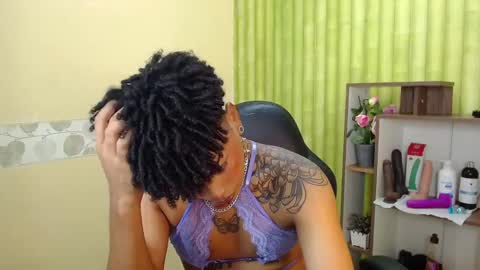 Snapshot of aaronbakers chatting on March 11, 2025, 3:48 am im NiallDun online show from March 11, 2025, 3:48 am