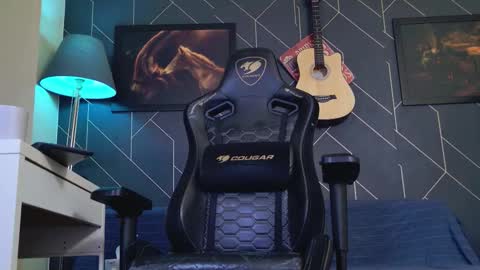 Snapshot of aaronbomer chatting on February 18, 2026, 7:26 am Aaron online show from February 18, 2026, 7:26 am