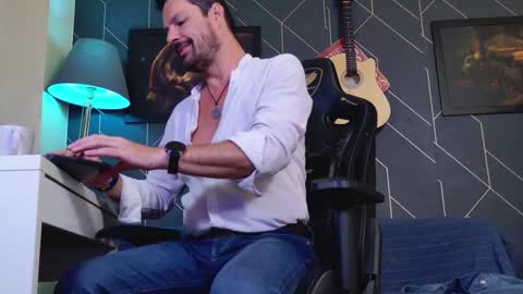 Snapshot of aaronbomer chatting on February 22, 2026, 2:04 pm Aaron online show from February 22, 2026, 2:04 pm