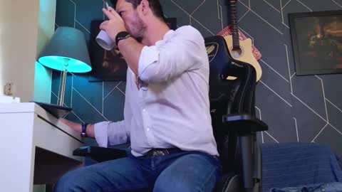 Snapshot of aaronbomer chatting on February 23, 2026, 9:06 am Aaron online show from February 23, 2026, 9:06 am