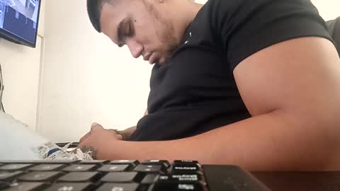 ig aaron hunter123 online show from December 17, 2024, 6:20 pm