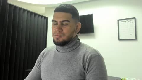 ig aaron hunter123 online show from February 24, 2026, 2:15 pm