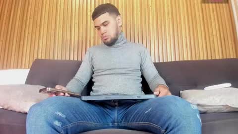 ig aaron hunter123 online show from March 23, 2026, 2:10 pm