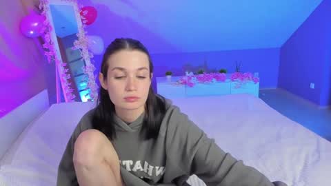 Snapshot of aataraxx chatting on December 28, 2024, 2:32 pm Fiona and Harry online show from December 28, 2024, 2:32 pm