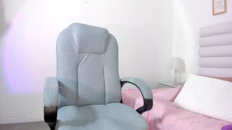 abbey_walker online show from September 13, 2025, 3:45 pm