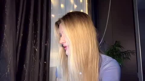 Snapshot of abbeyducklow chatting on December 1, 2025, 3:28 pm Abbi online show from December 1, 2025, 3:28 pm