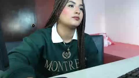 abbie777 online show from November 17, 2025, 9:42 pm