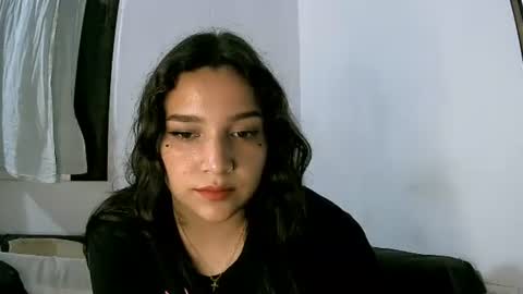 Snapshot of abbie_23 chatting on October 28, 2025, 1:42 am Abbie cute online show from October 28, 2025, 1:42 am