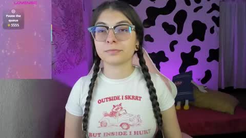 April online show from November 19, 2025, 10:54 pm