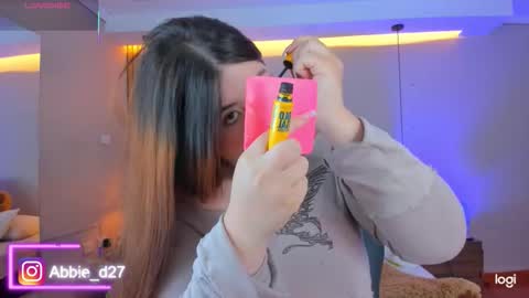 Abbie Edmond  online show from September 16, 2025, 4:35 am