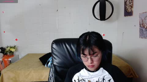 Snapshot of abbiross chatting on December 19, 2024, 1:40 pm Abbi online show from December 19, 2024, 1:40 pm