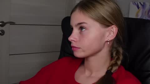 ABBY LAKER online show from December 11, 2024, 8:18 pm