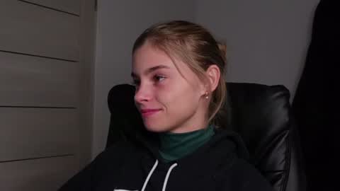 ABBY LAKER online show from December 26, 2024, 4:47 pm