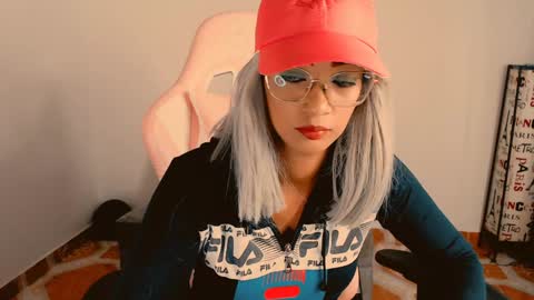 May  Imstagram  online show from January 3, 2025, 6:24 pm