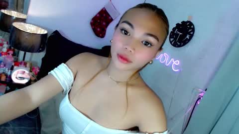 abby_luxpinay online show from December 19, 2025, 8:38 pm