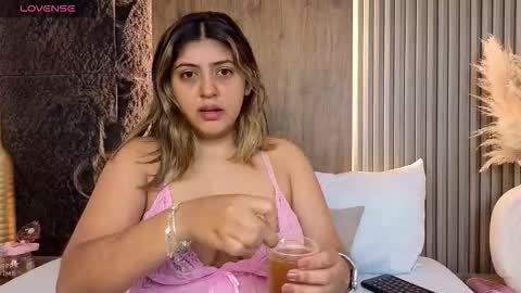 Abbygail online show from November 6, 2025, 12:28 pm