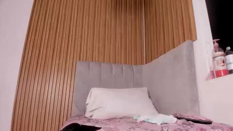 abby_swett1 online show from February 18, 2026, 1:29 pm