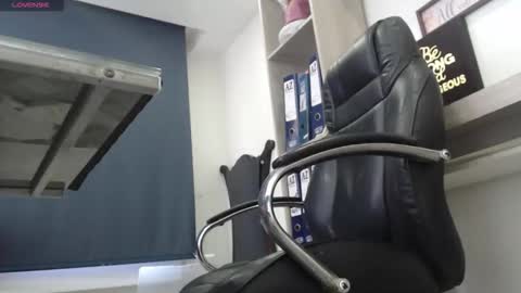 Vannesa online show from September 18, 2025, 11:12 am