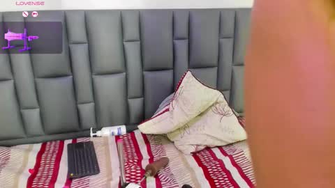 abbyadams23 online show from December 5, 2025, 4:10 am