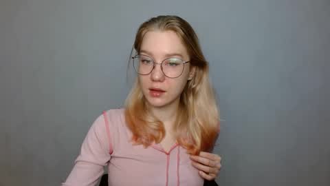 Snapshot of abbymoore__ chatting on January 29, 2025, 9:12 am Abby Lovense is active online show from January 29, 2025, 9:12 am