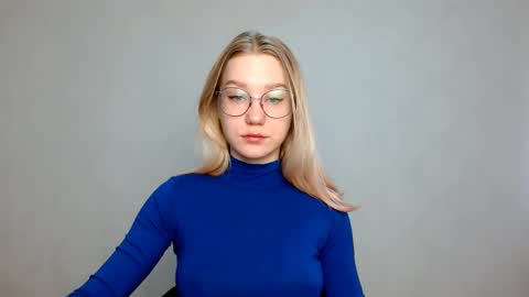 Snapshot of abbymoore__ chatting on February 19, 2025, 7:17 am Abby Lovense is active online show from February 19, 2025, 7:17 am