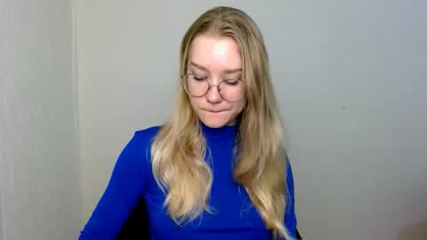 Abby Lovense is active online show from November 26, 2025, 9:10 am