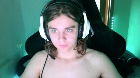 abbysal_blade online show from November 10, 2025, 7:29 am