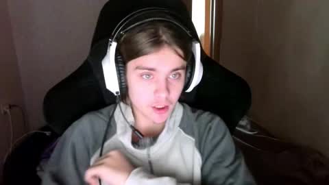 abbysal_blade online show from December 19, 2025, 7:48 am