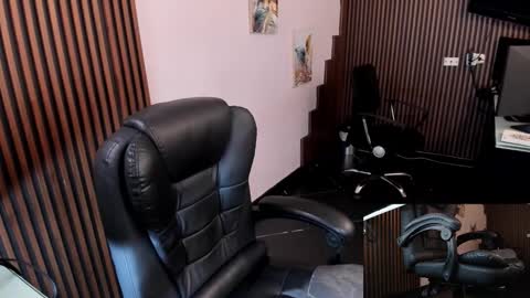 Abby Stones online show from October 21, 2025, 10:27 am