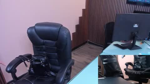 Abby Stones online show from December 4, 2025, 11:19 am