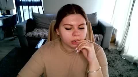 abbyvibe online show from November 12, 2025, 11:21 am