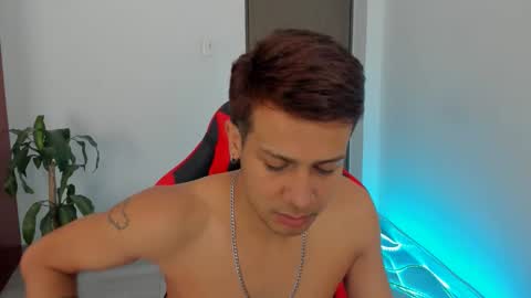 Independence model AbelAsburgo online show from January 6, 2026, 7:06 pm