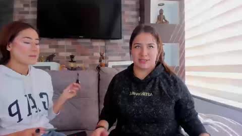 Snapshot of abella_as chatting on September 22, 2025, 1:46 pm Abella online show from September 22, 2025, 1:46 pm