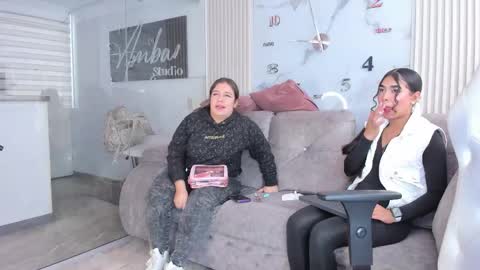 Snapshot of abella_as chatting on October 9, 2025, 2:04 pm Abella online show from October 9, 2025, 2:04 pm