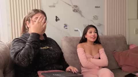 Snapshot of abella_as chatting on October 21, 2025, 1:45 pm Abella online show from October 21, 2025, 1:45 pm