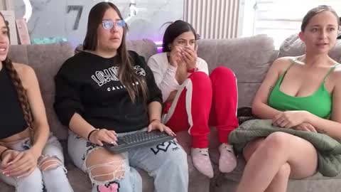 abella_as_ online show from March 3, 2026, 1:28 pm