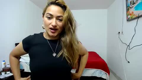 ximena online show from November 6, 2025, 1:23 pm