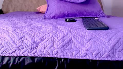 Abigail online show from November 22, 2025, 3:05 am